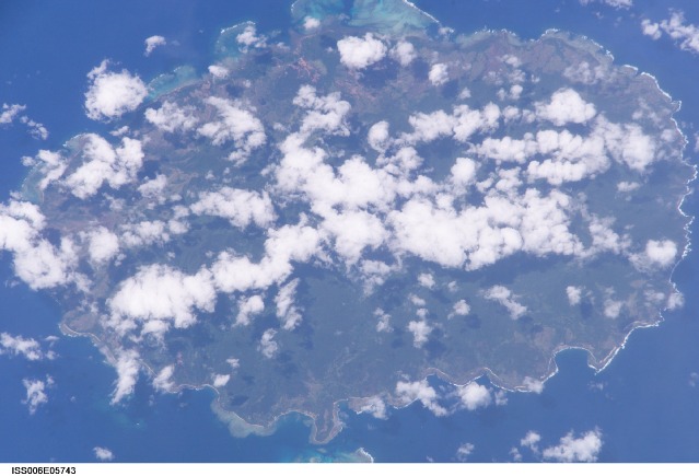 Космический снимок острова Анейтьюм