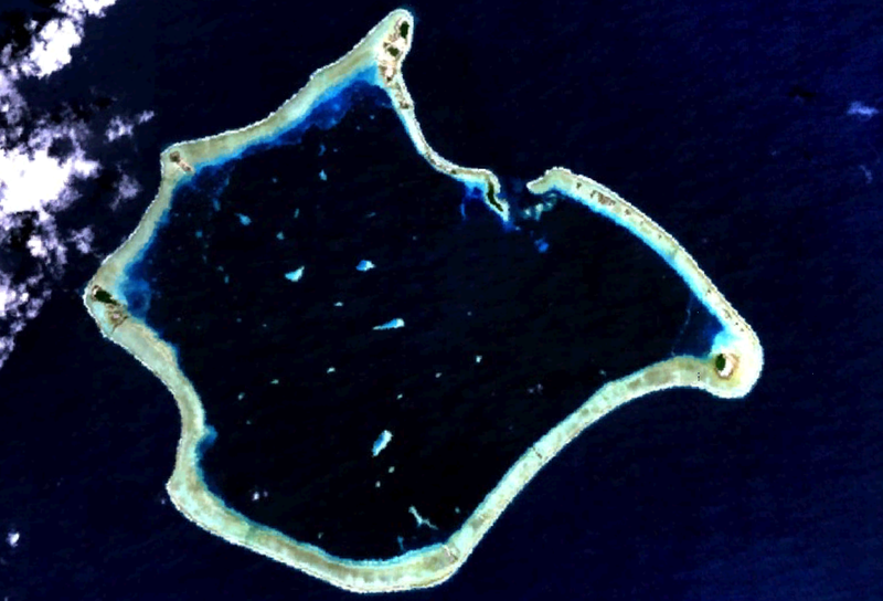 Вид на атолл Суворова из космоса