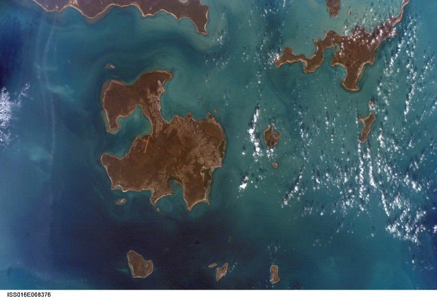 Снимок из космоса острова Бикертон