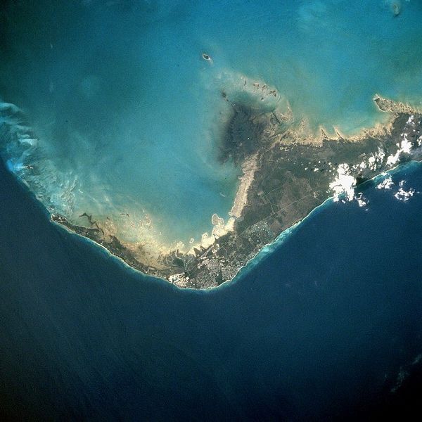 Снимок острова Большая Багама с космоса