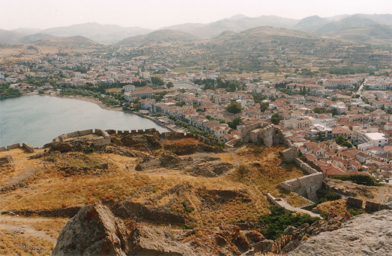 Вид на столицу острова Лемнос из венецианской крепости