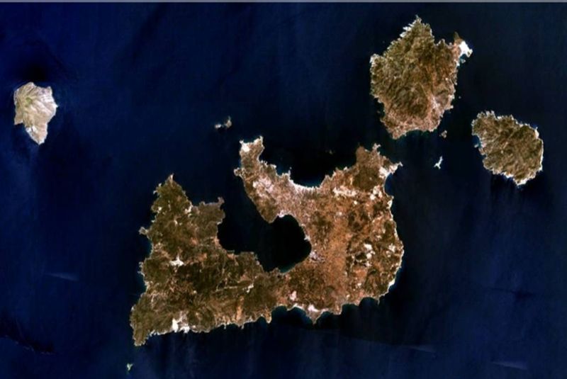 Остров Милос и соседние острова Кимолос