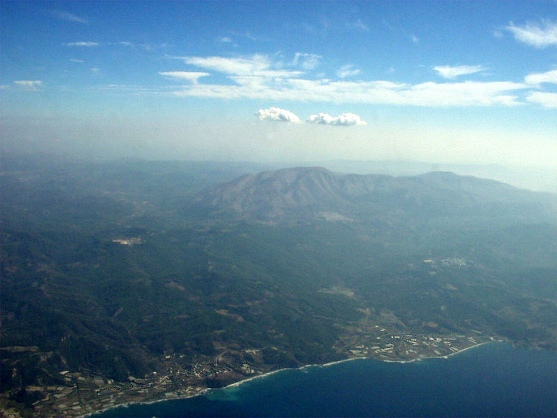 Вид на гору Аттавирос и западную часть острова Родоса