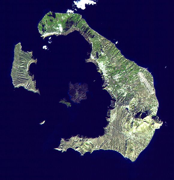 Фотография острова Санторини со спутника