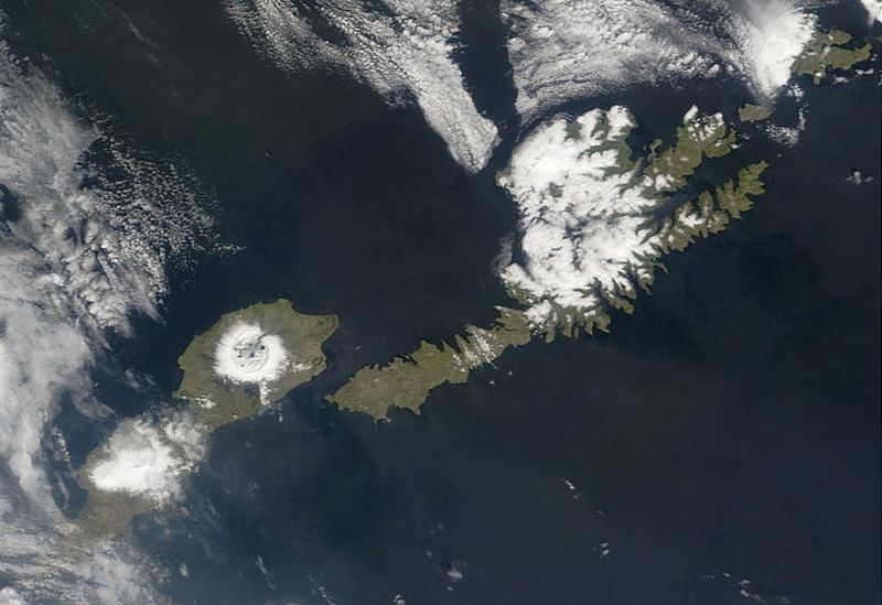 Спутниковый снимок островов Умнак и Уналашка