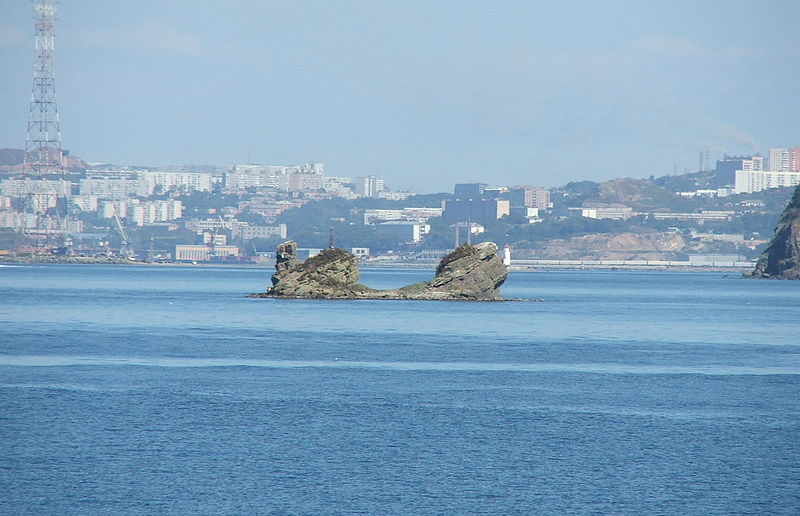 Вид на остров Уши в сторону Владивостока