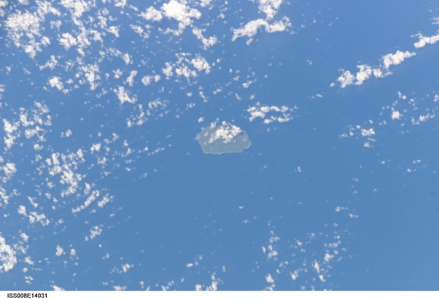 Космический снимок острова Лате