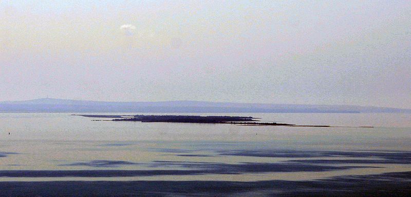 Вид на остров Тузла с горы Митридат в Керчи
