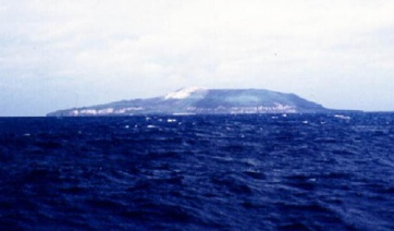 Вид на остров Фонуалеи с моря