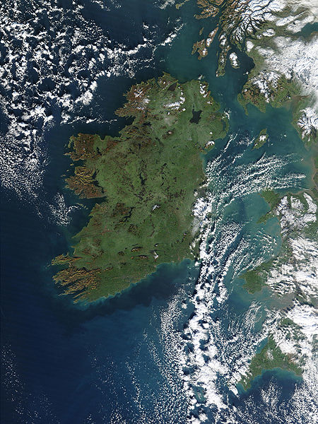 Фото острова Ирландия с космоса