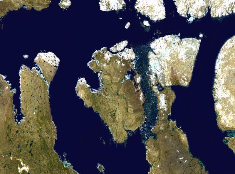 Вид на остров Принца Уэльского и окружающую территорию с искусственного спутника Земли